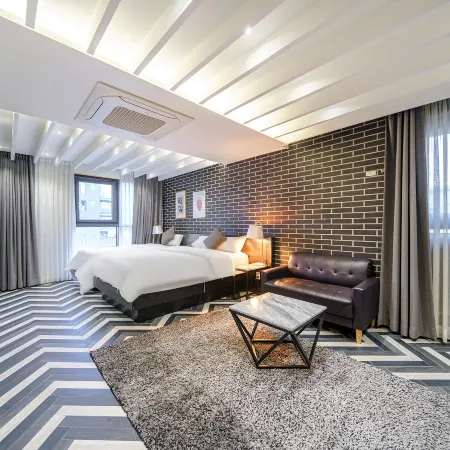 The Post Hotel Отели рядом с достопримечательностью «Станция метро Jongno-3ga»