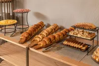Argenta Tower Hotel & Suites - Breakfast