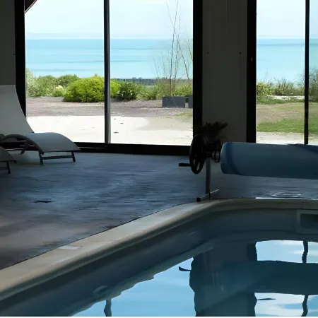 La Metairie du Vauhariot - Cottages de Caractère Vue Mer - Terrasse & Piscine Intérieure Chauffée