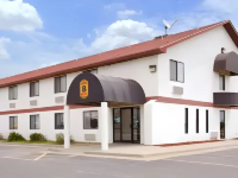 Super 8 by Wyndham Pratt Hotels in Pratt County