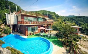 Ganghwa Pine Leaf Pension