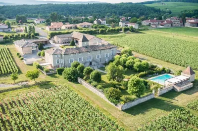 Hôtel-Restaurant le Château de Besseuil, Mâcon Nord - Teritoria Các khách sạn gần Haras National de Cluny