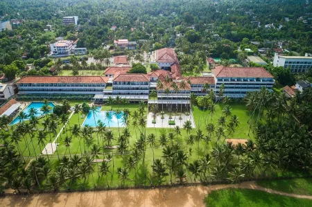 The Blue Water - Geoffrey Bawa Heritage - City Resort Hotel