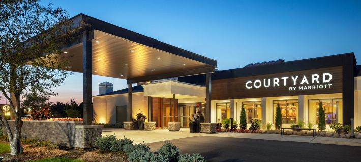 Courtyard Chicago Waukegan/Gurnee Hotels in Lake County