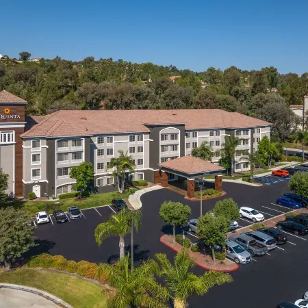 La Quinta Inn & Suites by Wyndham Santa Clarita - Valencia