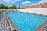 Quality Inn - Pools