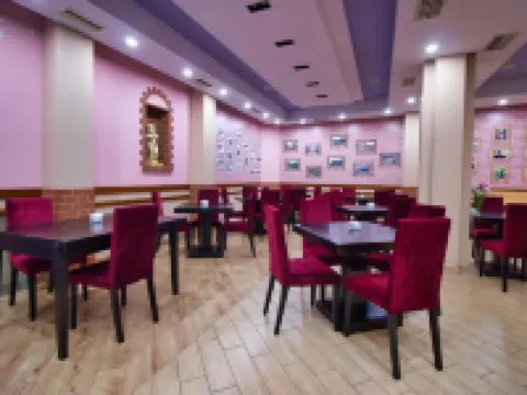 Alvero Hotel Hotels in Permet