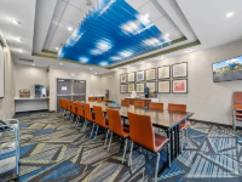 Holiday Inn Express & Suites LAKELAND SOUTH by IHG Hotels in Lakeland