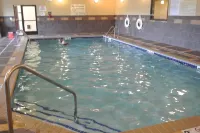 Hampton Inn & Suites Dickinson - Pools