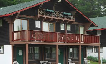 Swiss Chalets Village Inn
