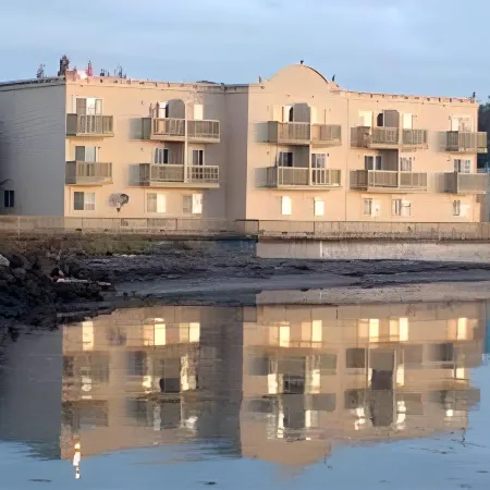 Water Front Inn