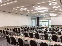 Radisson Blu Conference Hotel, Dusseldorf Hotels near Golzheim