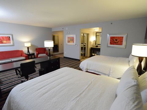 Hampton Inn & Suites Albany at Albany Mall
