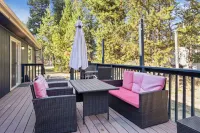 Peaceful chalet with hot tub and fire pit