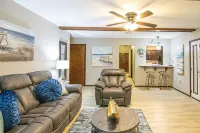 Choosy Chisholm Charm