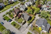 Cozy family home minutes from The University of Puget Sound!