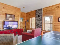 Amazing Mountain Views / Hot Tub / Fireplace / Game Room / Creek / Trails Hotels in Broad River