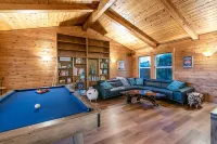 Spacious * Ocean View * Walking Trail to Beach * Hot Tub