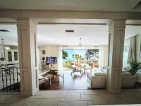 Beautiful 6 Bedrooms Villa on the Cap d'Antibes with panoramic sea views