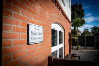 'Spire View'  New Forest Holiday Home - 3 minutes walk to the open forest