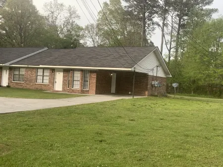 Cheerful 2 Bedroom  2 Bath Duplex in West Rome GA Отели в г. Флойд