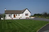 A stunning bungalow (STB 5 star ) close to local amenities and pubs.