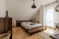 Charming air-conditioned house with garden 5 minutes from Dijon