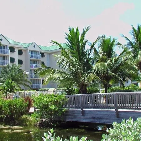 Two-bedroom, two-bath condo close to the Ocean. Full kitchen, living r & balcony