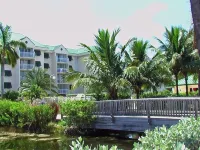 Two-bedroom, two-bath condo close to the Ocean. Full kitchen, living r & balcony - 2-Star