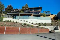 A spectacular home with a three bridge view out the Golden Gate. - Wi-Fi