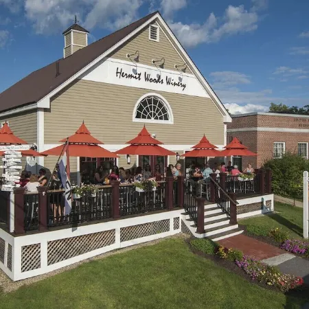 Walk to Weddings Venues Shops, Dining, Coffee, Dogs ok, Stay 2 Get One Free!
