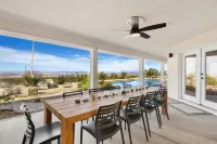 Quail Crossing-Modern Poolside Retreat w/Hot Tub. Close to remote JTree entrance Hotel a Twentynine Palms