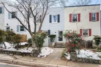 Del Ray Alexandria 4-Bedroom Home, Family Friendly, 10Min/DC