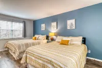 Newly Updated Perfect Family Condo with Vintage Arcade Games, sleeps 7 Hotels near Natures Treasures