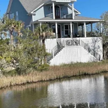 The Marshpad, surrounded by nature, mins to beach in gated community