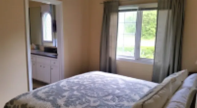 1BR Guest Apartment On Private Estate -KING BED- Pick Oranges by the Front Door