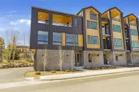 Watch Concerts from Rooftop Deck w Private Hot Tub! Best Downtown Location!