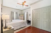 Woodland Cottage on Hidden Pond Hotels near Hattiesburg–Laurel Regional Airport