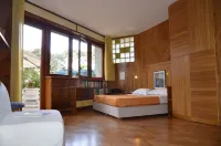 Villa Scimemi in Mondello- Independent Studio Apartment in Elegant Beachfront Villa