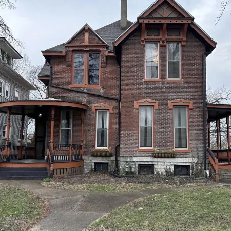 Charming 2-bed townhome with WiFi, AC in lovely Dayton 2 min downtown 5min to UD