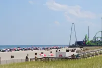 Modern Cozy Beach Getaway w/ Deck + Parking -- 604 #1