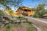 6 bedroom spacious cabin near Watson Lake, sleeps 14