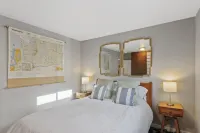 Modern TOP FLOOR Condo w/ Park View + King Bed