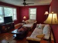 Quaint 3 Bdrm home w/in minutes of USC, Downtown Columbia, Ft Jackson and more