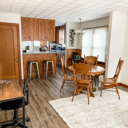 Cozy Home-Close to Lake & Centrally Located!