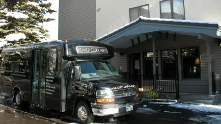 Remodeled Condo w/ FREE WiFi, Parking, Heated Pool, Hot Tubs, Skier Shuttle