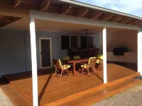 A beach house with colour! Hotels in Shoal Bay