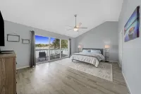 Stunning Lakefront Home on the Chain O'Lakes! ★ Amazing Views & Newly Rehabbed 폭스 레이크 호텔