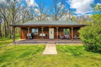 Wine & Vinyl Vacation Home ~ Wine, Vinyl Records, Popcorn Machine, Private Deck