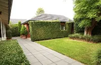 Luxuriously appointed, recently renovated 4 bed, 3 bath home in CBD